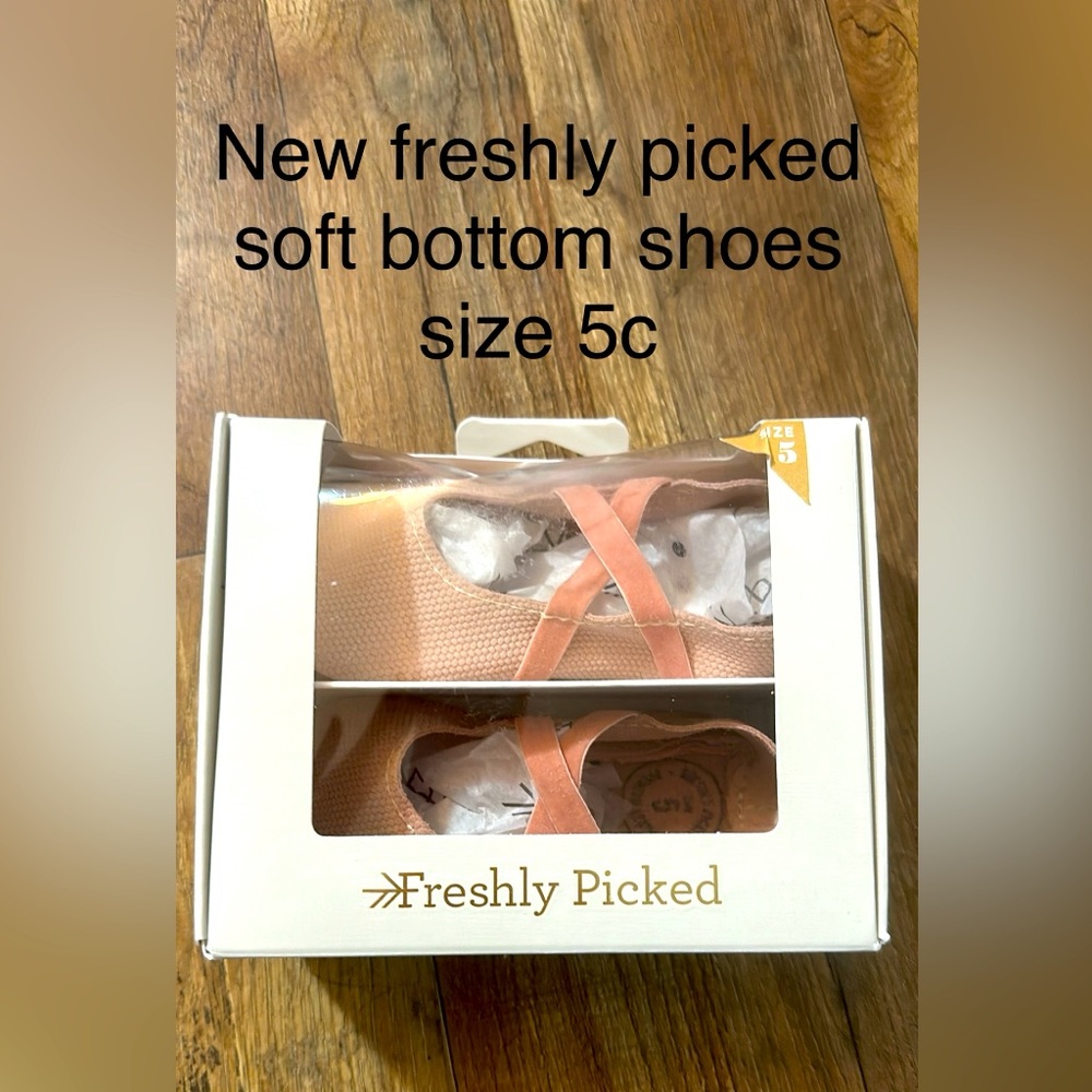 Freshly picked moccasins NWT 5c